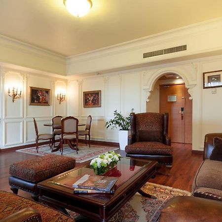 Le Commodore Hotel Beirut Esterno foto