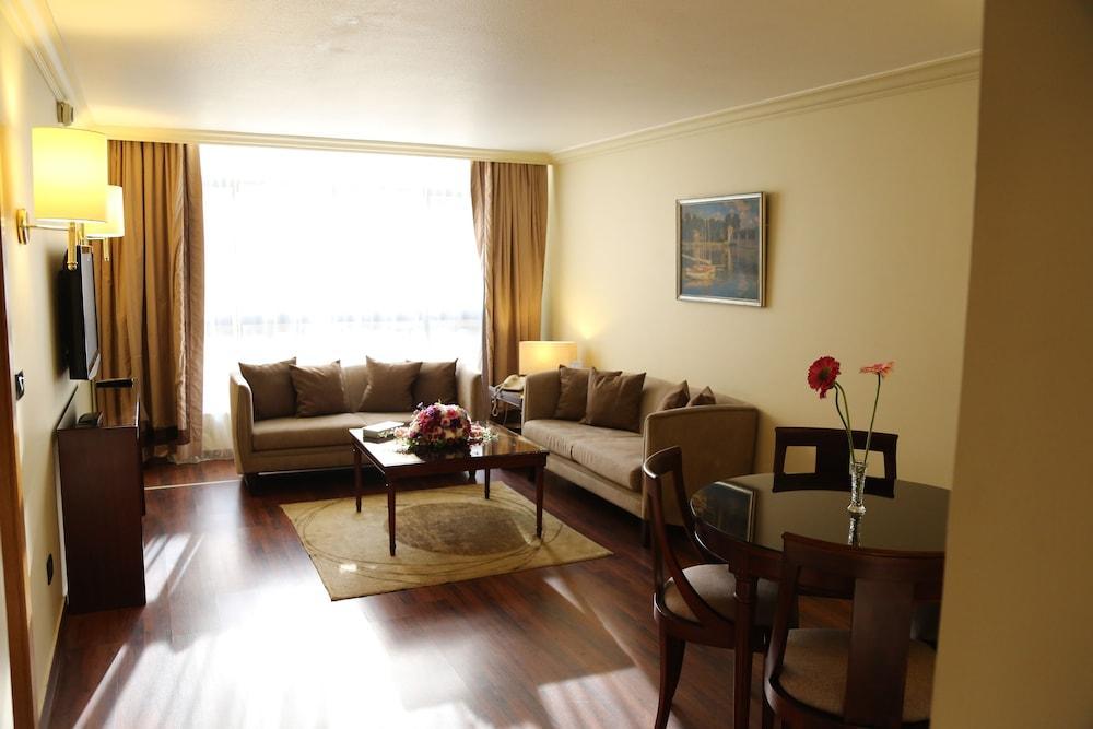 Le Commodore Hotel Beirut Esterno foto