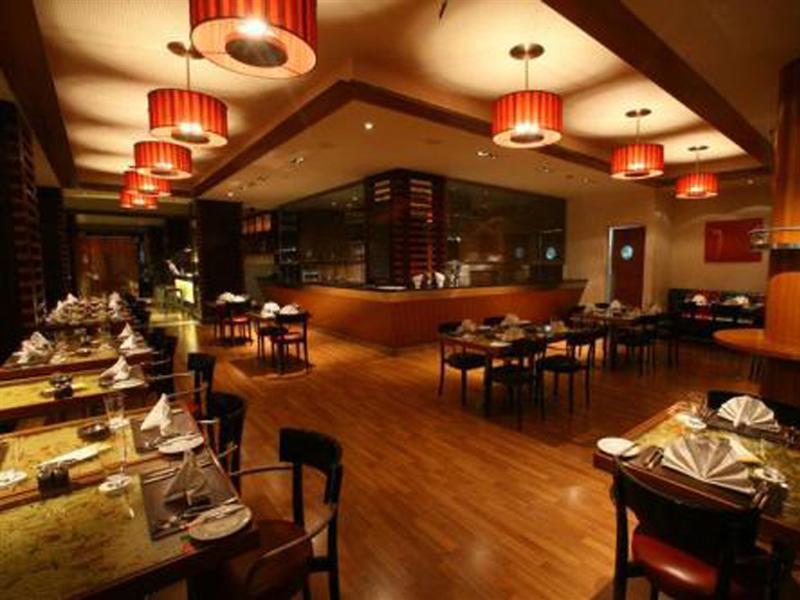 Le Commodore Hotel Beirut Esterno foto