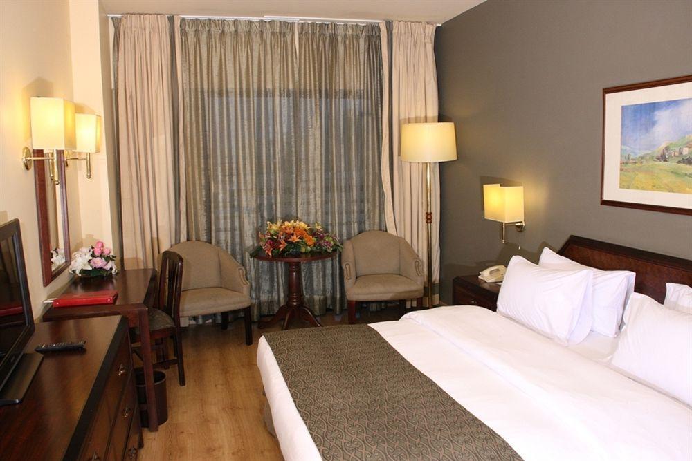 Le Commodore Hotel Beirut Esterno foto