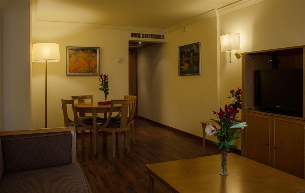 Le Commodore Hotel Beirut Esterno foto