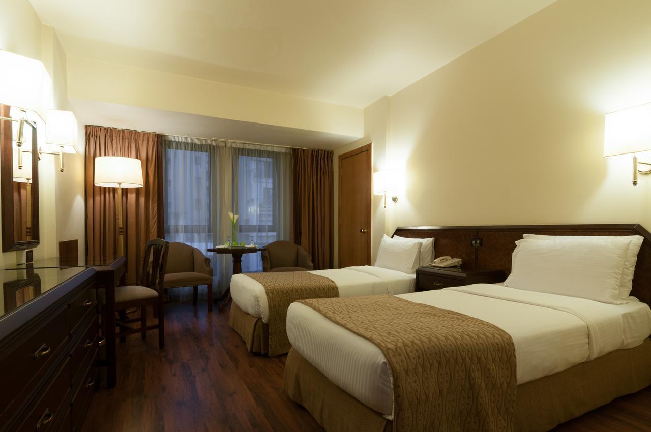 Le Commodore Hotel Beirut Esterno foto