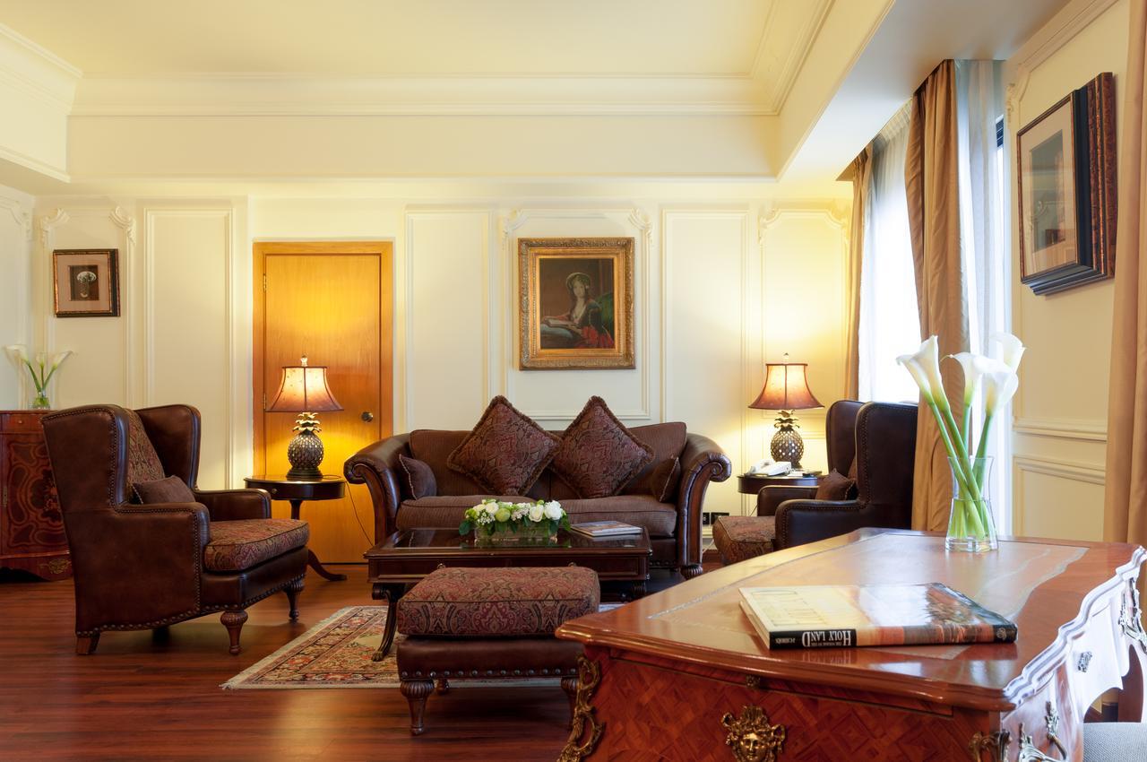 Le Commodore Hotel Beirut Esterno foto