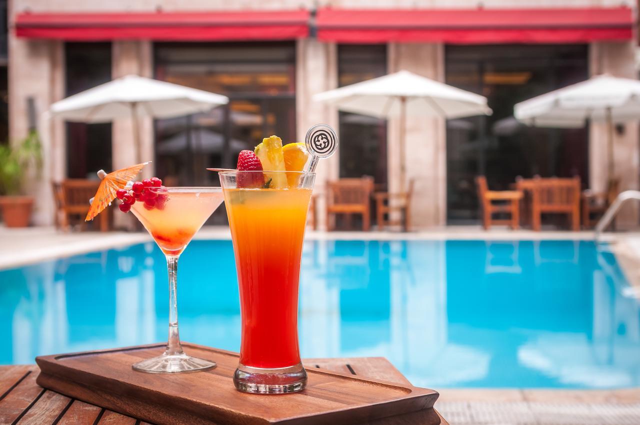 Le Commodore Hotel Beirut Esterno foto