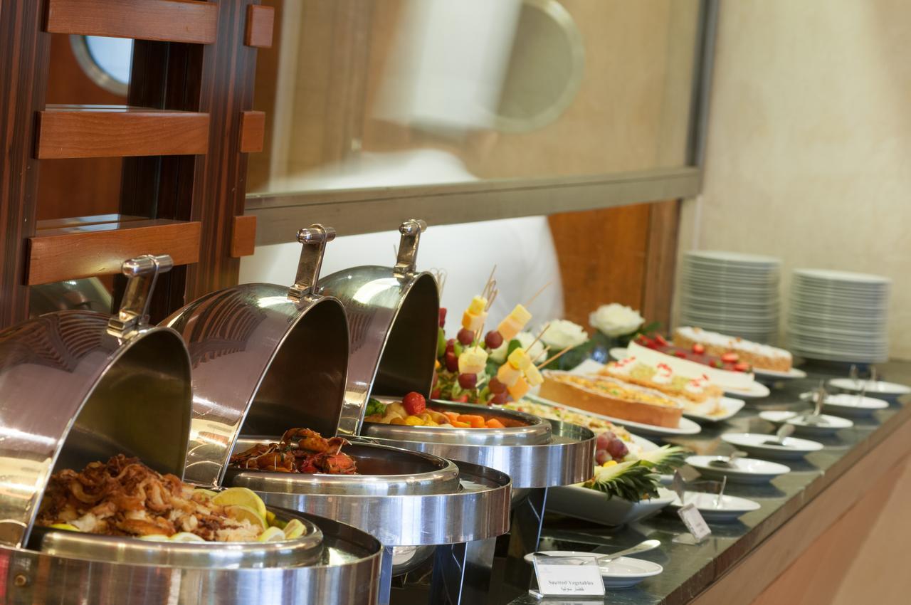 Le Commodore Hotel Beirut Esterno foto