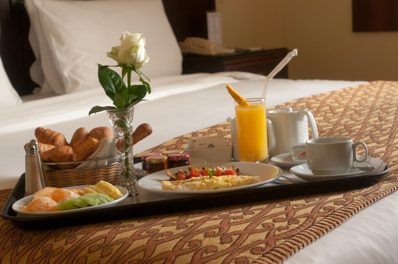 Le Commodore Hotel Beirut Esterno foto