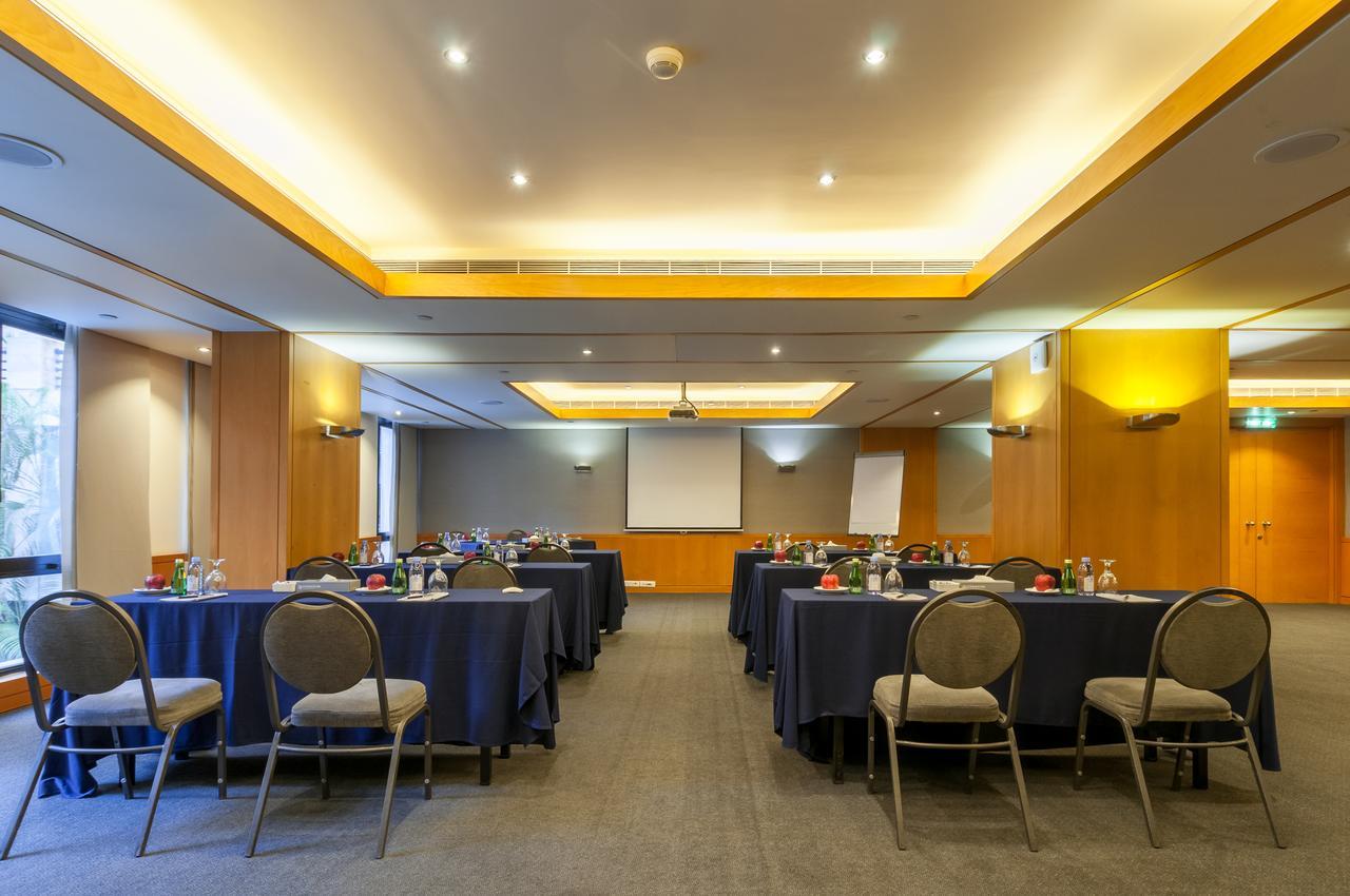 Le Commodore Hotel Beirut Esterno foto
