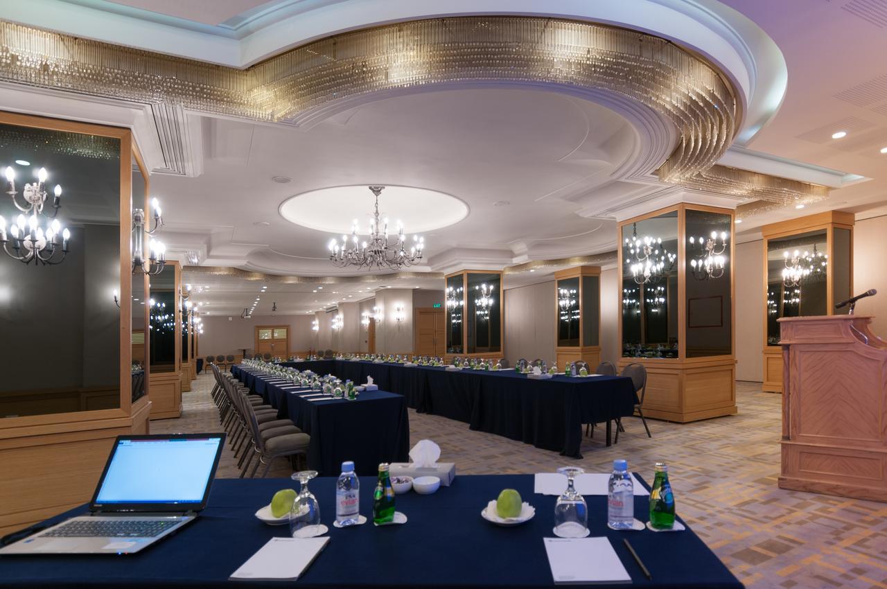 Le Commodore Hotel Beirut Esterno foto