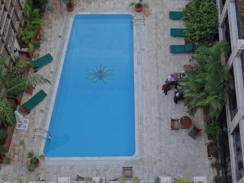 Le Commodore Hotel Beirut Esterno foto